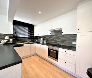 Gemeubeld 3-slaapkamer appartement in het centrum van Knokke, op de... - Photo 1