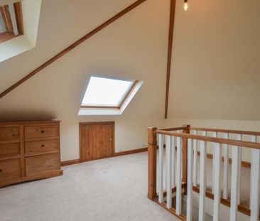 4 bedroom semi-detached house to rent - Photo 1