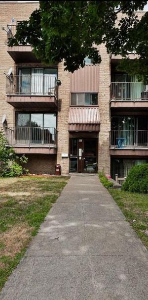 4 1/2 à louer - Photo 1