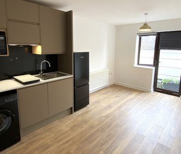 Epsom Road, Guildford , Surrey, GU1 - Photo 3