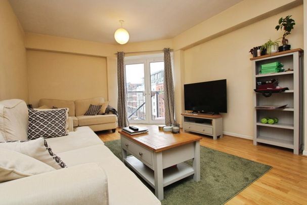 2 bedroom flat to rent - Photo 1