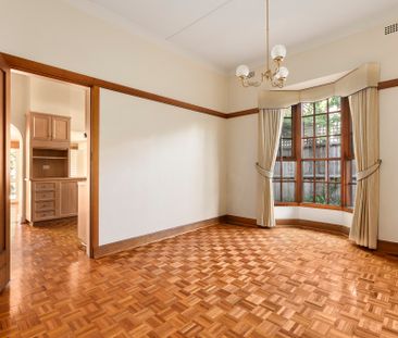 132 Canterbury Road, Canterbury VIC 3126 - House For Rent | Domain - Photo 5