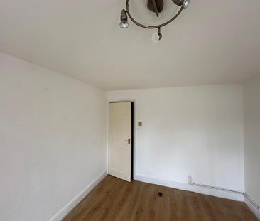 2 bedroom maisonette to rent - Photo 6