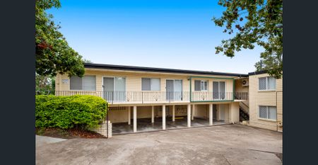 Stylish Renovated Unit with Easy Access to Oxford Street - Photo 3