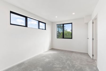 Modern Luxury - Unbeatable Location - Photo 5