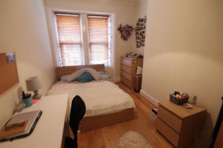 6 bedroom house to rent - Photo 2