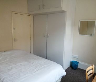 Room in a Shared House, Denman Road, SE15 - Photo 3