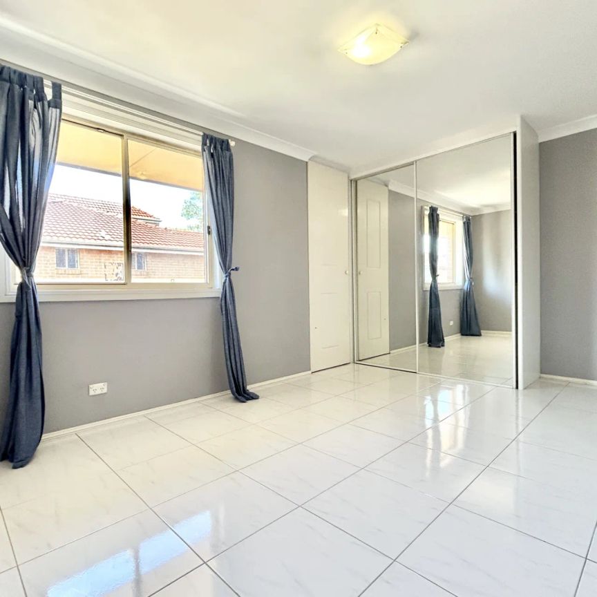 2/31 Livingstone Road, Lidcombe. - Photo 1