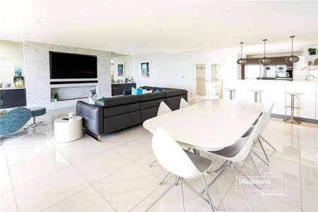 Wharncliffe Road, Highcliffe, Christchurch, Dorset, BH23 - Photo 4