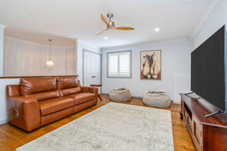 Spectacular Fully Furnished 4 Bedroom Family Home - Photo 3