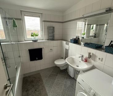 Traumhafte 2 Zimmer DG-Wohnung (67 qm² ) mit großer Dachterrasse - Photo 4