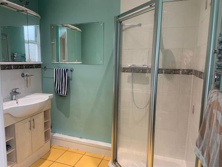 2 bedroom flat to rent - Photo 5