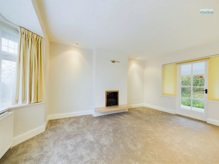 4 bedroom detached house to rent - Photo 3