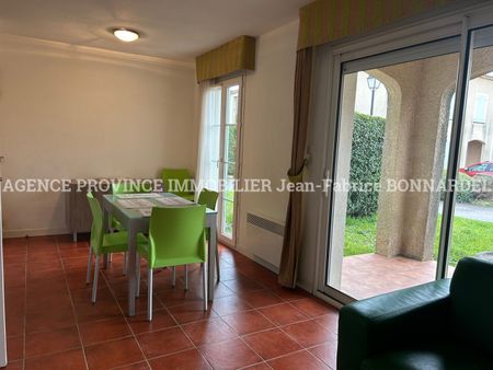 Location Appartement 2 pièces 34m² STE CECILE LES VIGNES 84290 - Photo 2