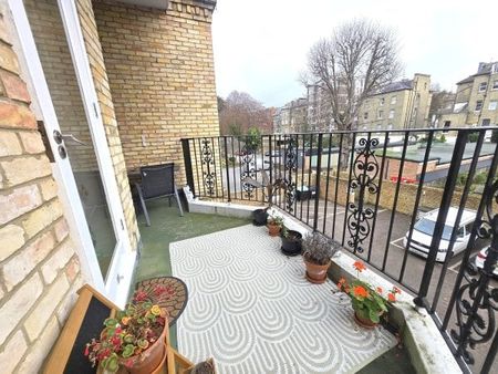 Eaton Gardens BN3 3UL 2 bedroom unspecified to rent - Photo 4