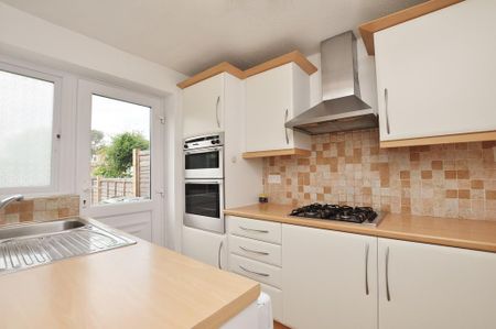3 bedroom terraced house to rent - Photo 5
