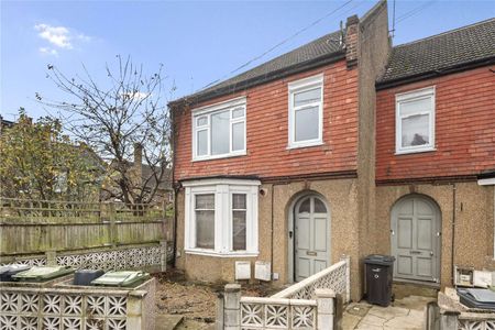 A two bedroom furnished flat with a study. - Photo 5