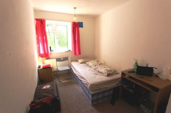 BRAMLEY HOUSE, KINGSTON UPON THAMES, TO LET, £875 PCM - Photo 1