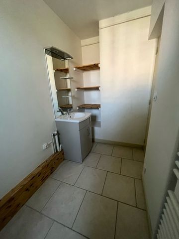 Dans belle maison, joli T1 entièrement rénové - Photo 5