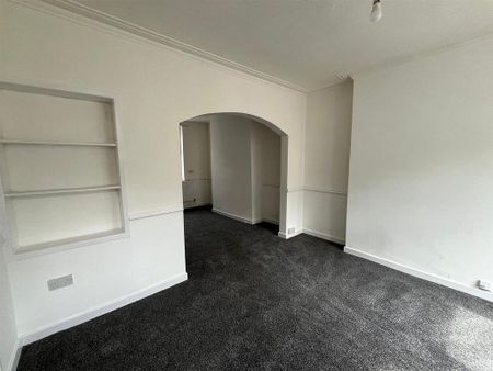 2 bedroom end of terrace house to rent - Photo 2