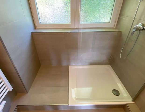 *** Riskieren Sie einen Blick! Charmante 2-Zi.-Whg. + Mansarde in Schlossparknähe! *** - Photo 1