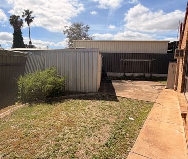 Freshly painted 3-bedroom home - Photo 1