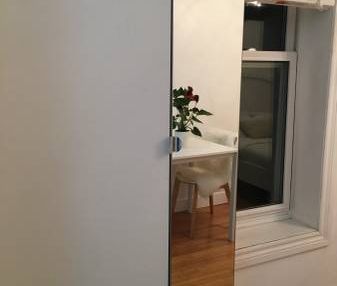 Bachelor apartment available Queen St. E & Carlaw Ave - Photo 4