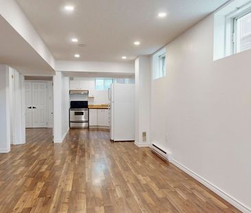 For Lease - 21 Crompton Drive, Barrie, Ontario - Photo 1