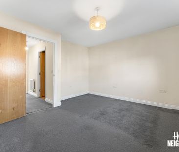 King Edward Avenue - Photo 5