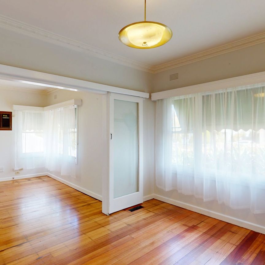 Renovated 3-Bedroom Home in Prime Coburg Location - Photo 1