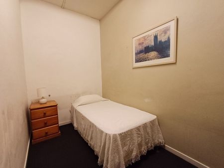 Furnished 2-Bedroom 1 Bath Apartment - Your Perfect Urban Sanctuary! - Photo 2