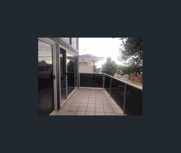 3 Bedrooms. - Great Location - Photo 6