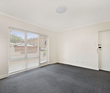 Spacious Two Bedroom - Photo 6