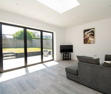 3 Bed Bungalow Middle Road - Photo 3