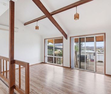Lovely Three Bedroom Home - Photo 2