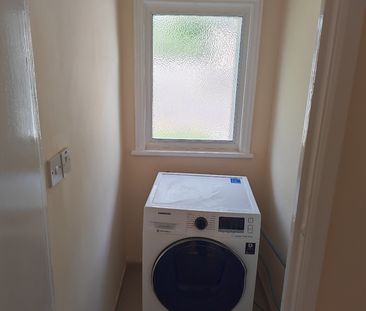 Studio Flat, Montrose Road, HA3 - Photo 3