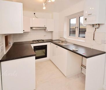 2 bedroom terraced house to rent - Photo 2