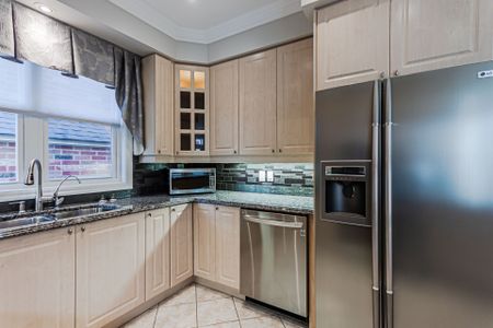 For Lease - 5 Chippenham Lane, Markham, Ontario - Photo 3