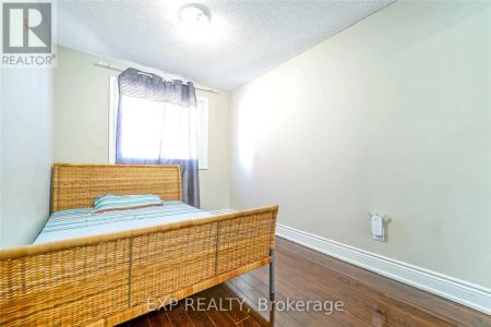 7 HOLLYHEDGE COURT - Photo 5