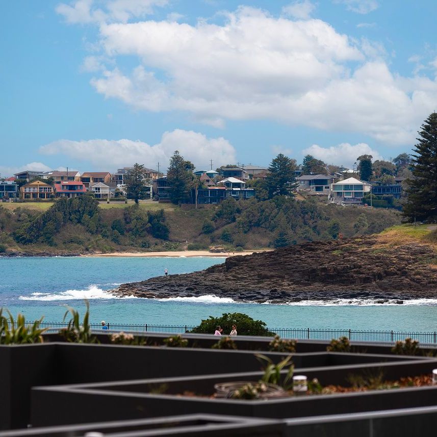 3 Bedroom Townhouse in Prime Location! - Photo 1