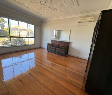 Lake Brand new - Fully Renovated Home freshley painted new flooring - Photo 6