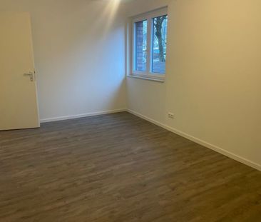 Erstbezug - 3-Zimmer Neubauwohnung im EG mit Terrasse und Außenroll... - Photo 4