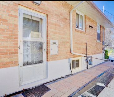 For Lease - 124 Thicketwood Drive Unit# Basement, Toronto, Ontario - Photo 2