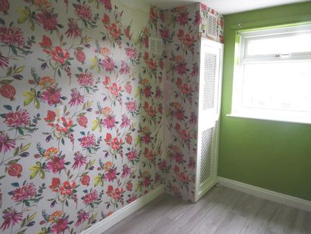 3 bedroom terraced house to rent - Photo 5