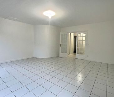 Location Appartement 4 pièces 80m² - Photo 2