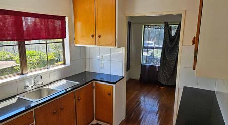 3 Bedroom Home, Highland Park - Photo 3