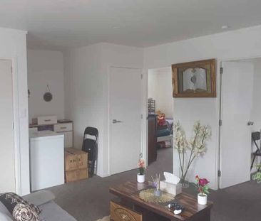 Papakura 2 Bedroom with a conservatory - Photo 1