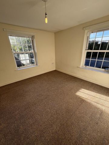 4 bedroom semi-detached house to rent - Photo 5