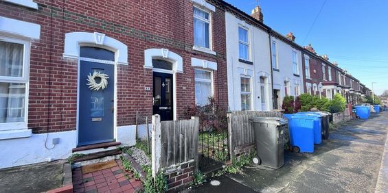 2 bedroom terraced house to rent - Photo 3