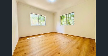 Spacious 2 bedroom unit with garage and balcony**1st Open Inspection Wednesday from 1-1.15pm (No prior access)** - Photo 4